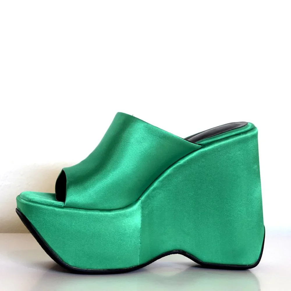 Designer Emerald Satin Platform Wedge Sandal / size 8.5